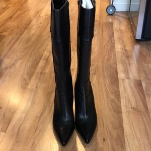 TAHARI BLACK LEATHER BOOTS - NWOT